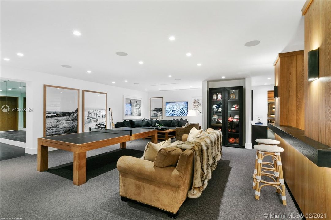 Vendido Recientemente: $59,900,000 (10 camas, 12 baños, 26234 Pies cuadrados)