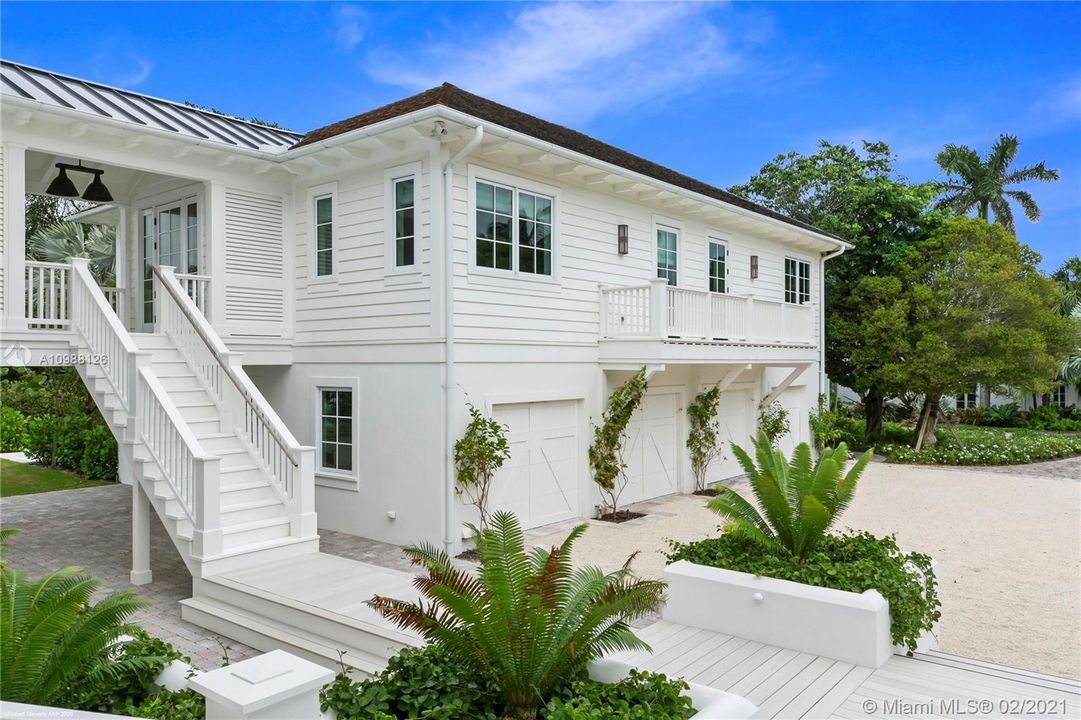 Vendido Recientemente: $59,900,000 (10 camas, 12 baños, 26234 Pies cuadrados)