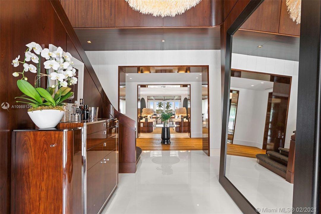 Vendido Recientemente: $59,900,000 (10 camas, 12 baños, 26234 Pies cuadrados)