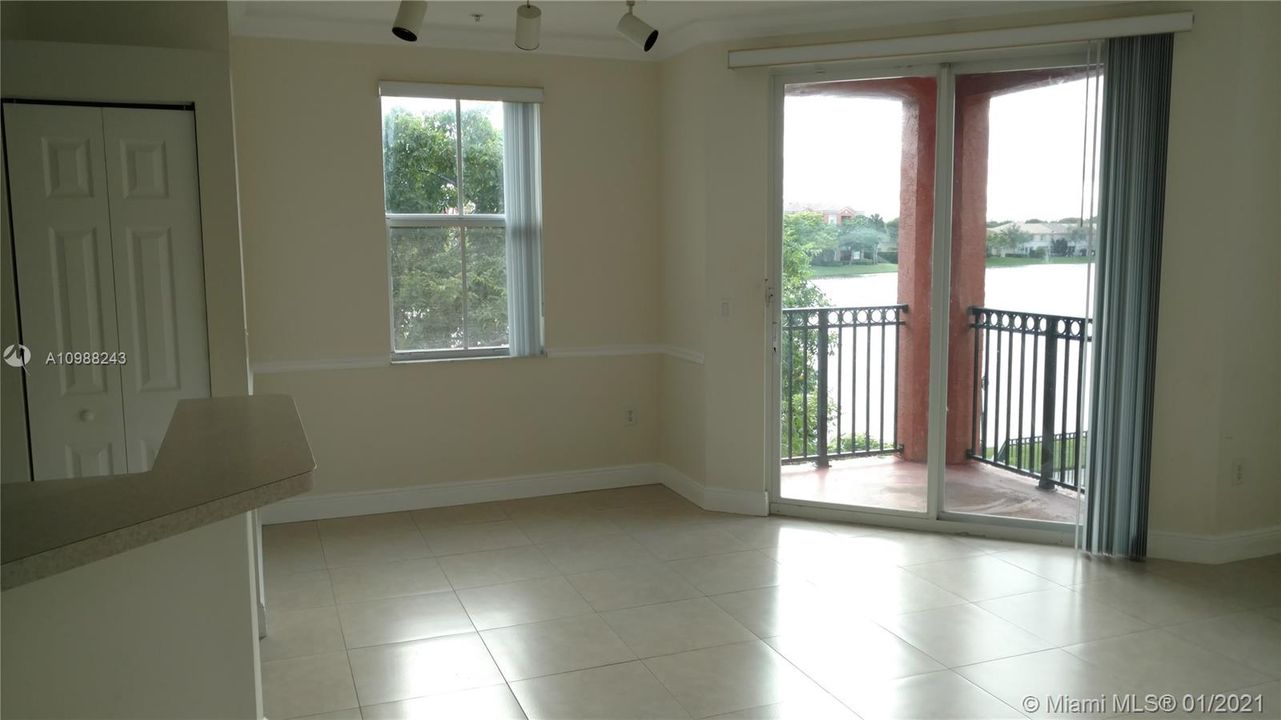 Vendido Recientemente: $195,999 (1 camas, 1 baños, 723 Pies cuadrados)