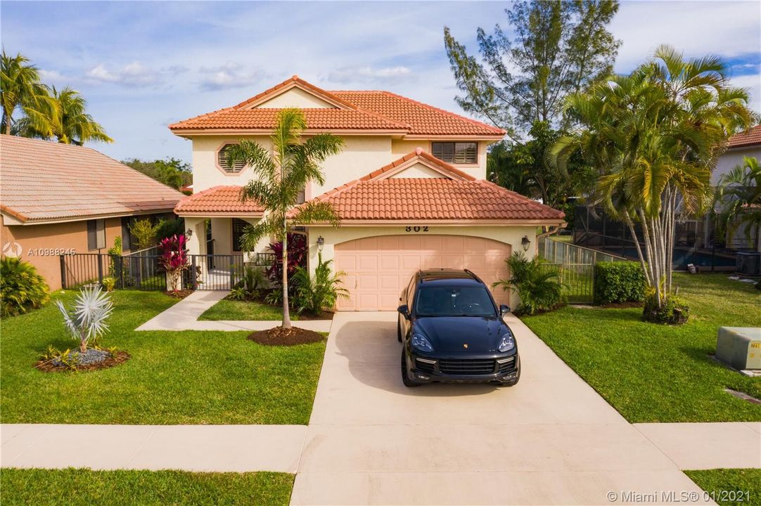 最近售出: $489,000 (3 贝兹, 2 浴室, 2040 平方英尺)