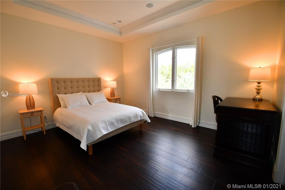 Recientemente alquilado: $29,000 (5 camas, 5 baños, 8848 Pies cuadrados)