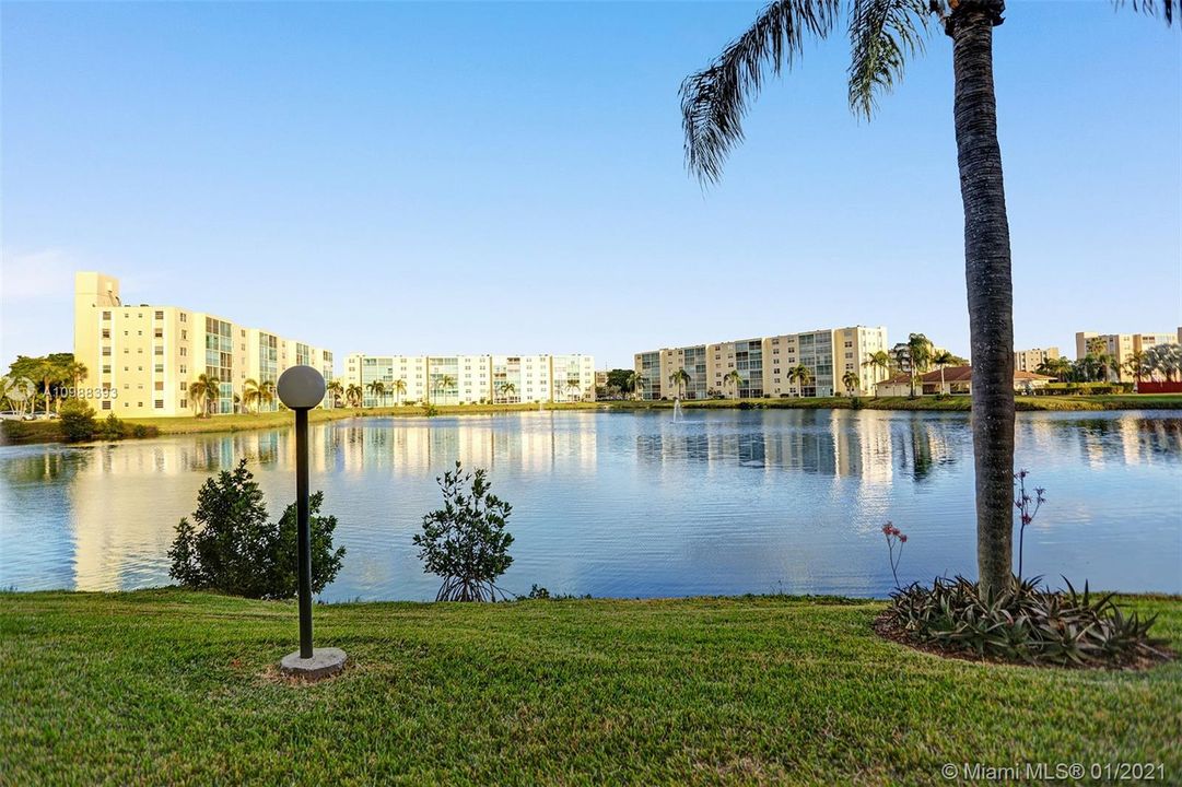 Recently Sold: $159,900 (2 beds, 2 baths, 1190 Square Feet)