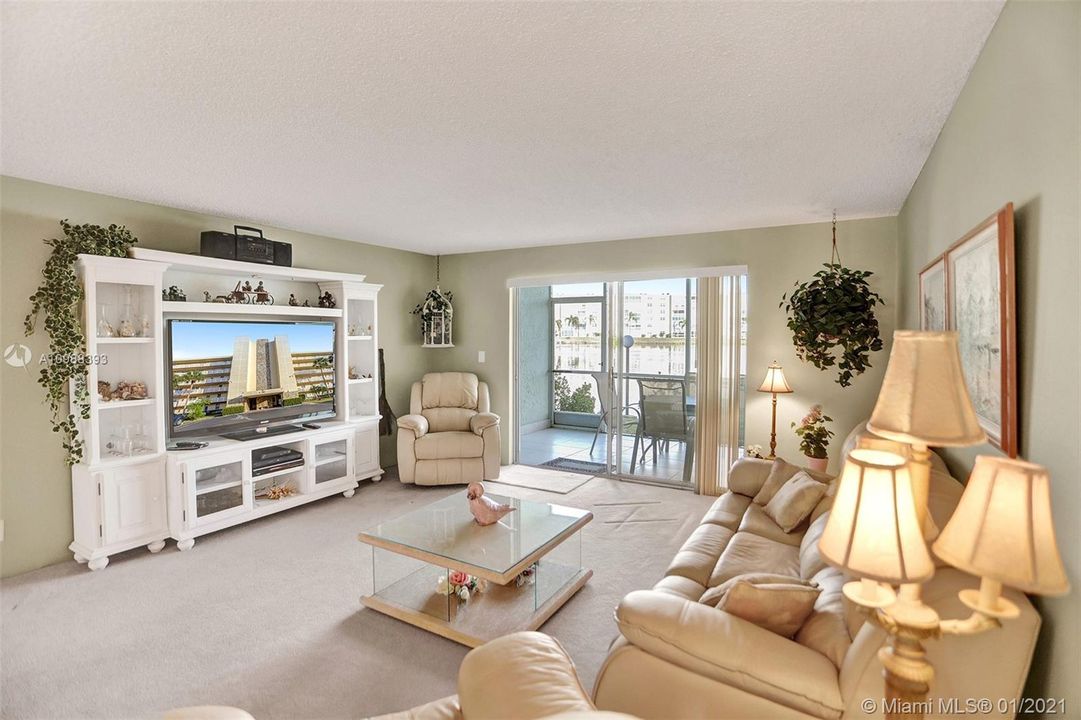 Recently Sold: $159,900 (2 beds, 2 baths, 1190 Square Feet)