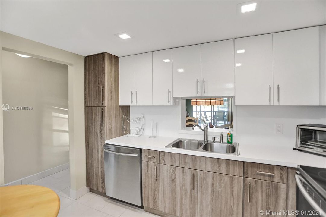 Recently Sold: $159,900 (2 beds, 2 baths, 1190 Square Feet)