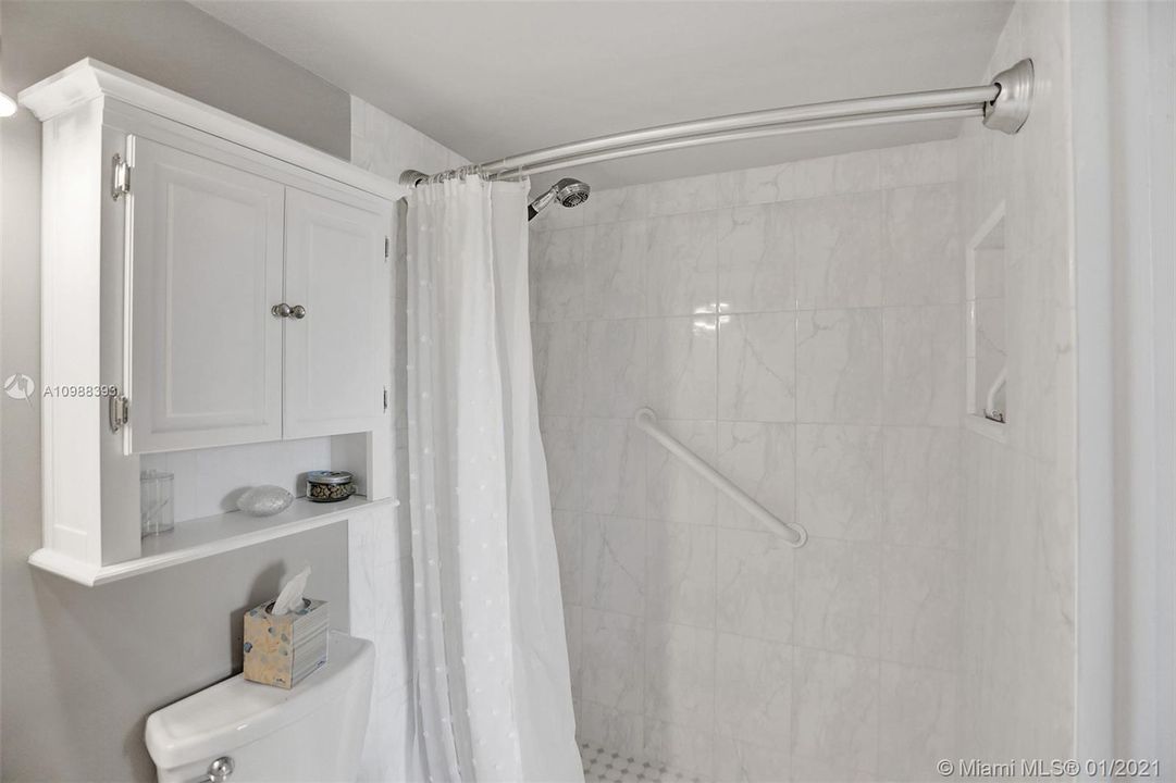 Recently Sold: $159,900 (2 beds, 2 baths, 1190 Square Feet)