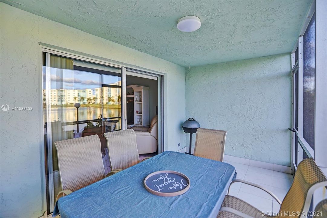 Recently Sold: $159,900 (2 beds, 2 baths, 1190 Square Feet)