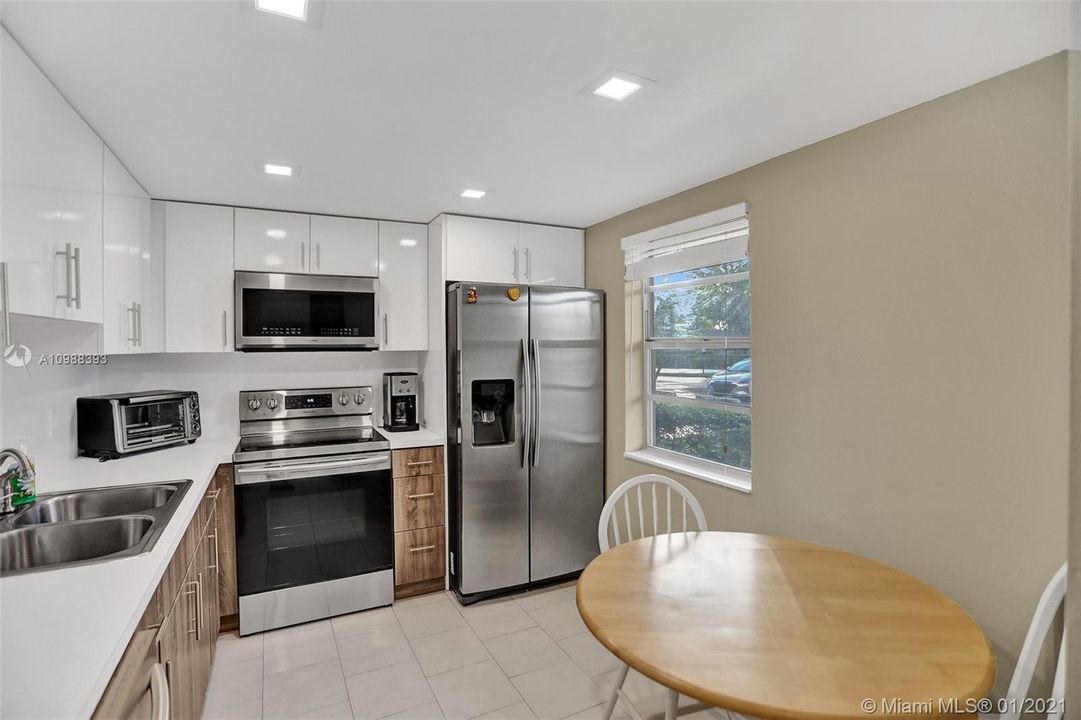 Recently Sold: $159,900 (2 beds, 2 baths, 1190 Square Feet)