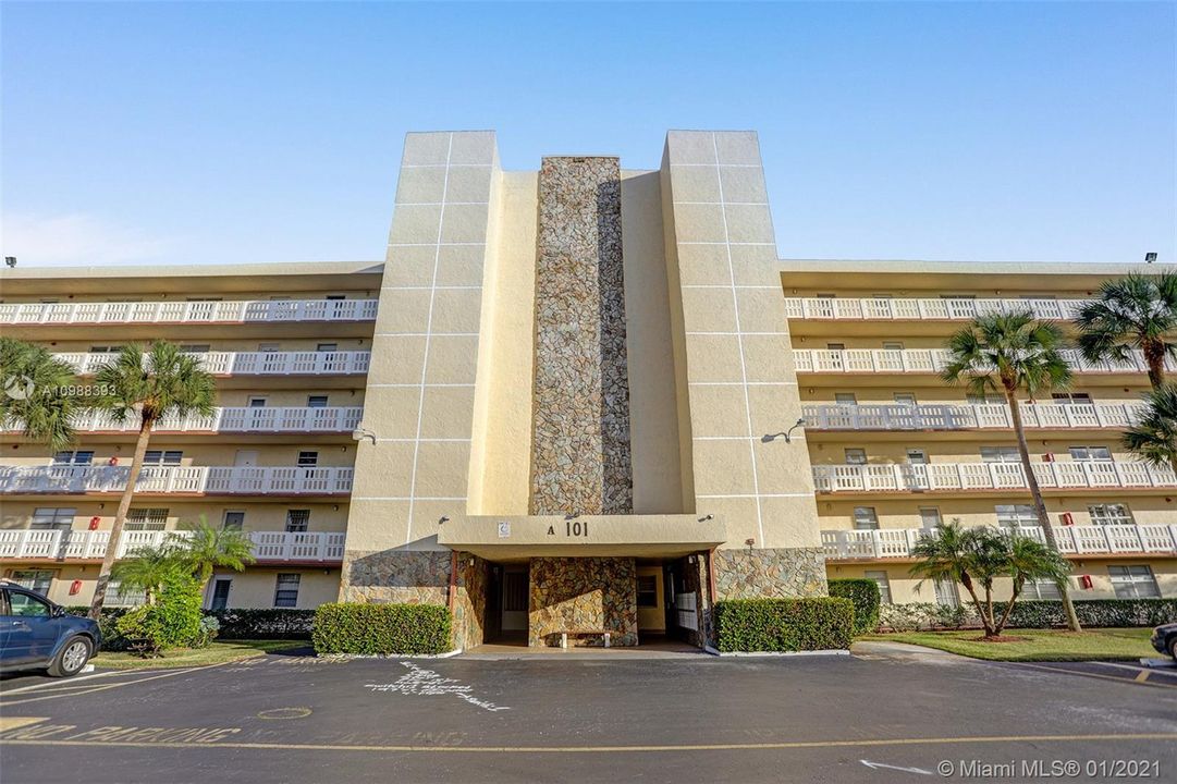 Recently Sold: $159,900 (2 beds, 2 baths, 1190 Square Feet)