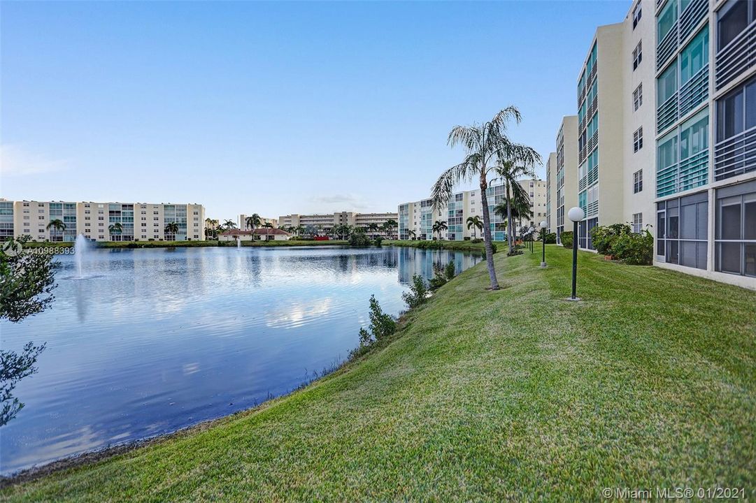 Recently Sold: $159,900 (2 beds, 2 baths, 1190 Square Feet)