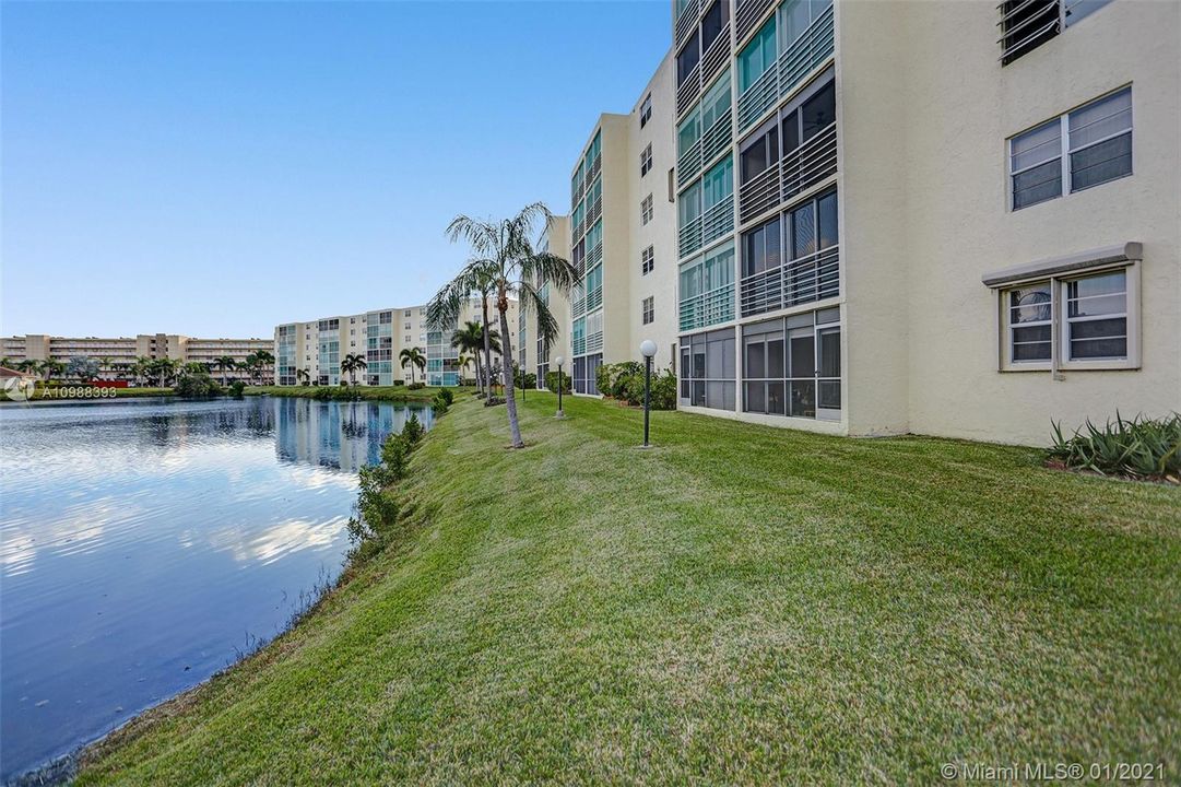 Recently Sold: $159,900 (2 beds, 2 baths, 1190 Square Feet)