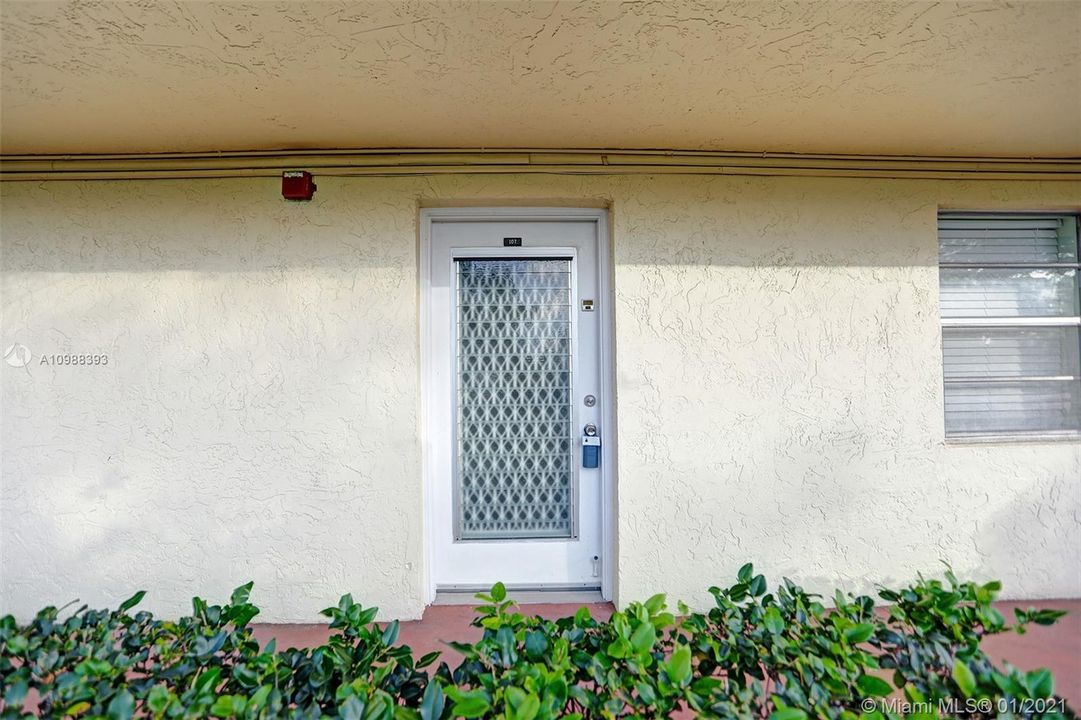 Recently Sold: $159,900 (2 beds, 2 baths, 1190 Square Feet)