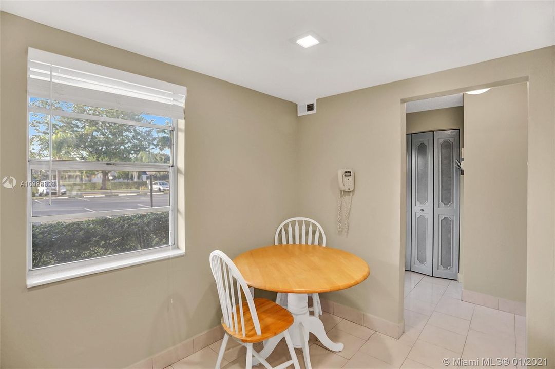 Recently Sold: $159,900 (2 beds, 2 baths, 1190 Square Feet)