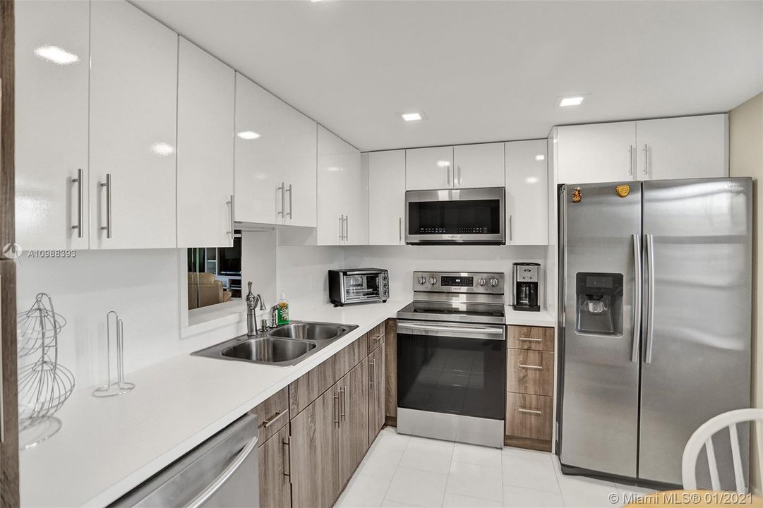 Recently Sold: $159,900 (2 beds, 2 baths, 1190 Square Feet)