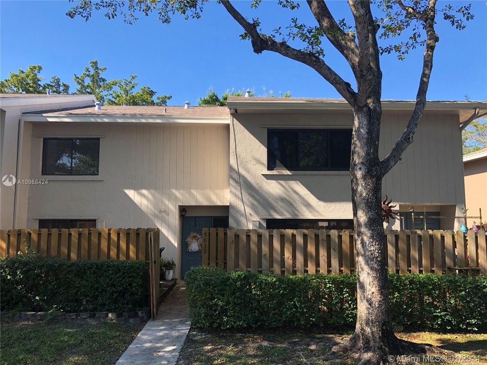 Recently Sold: $227,000 (2 beds, 2 baths, 1492 Square Feet)