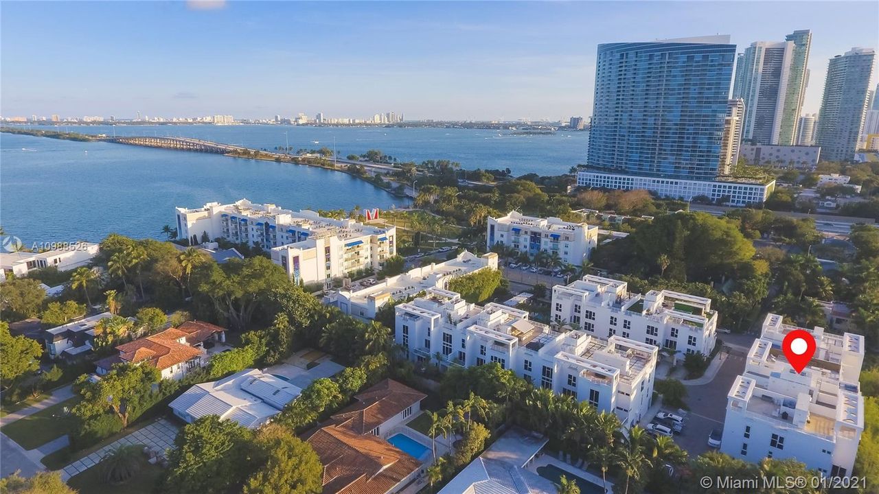 Vendido Recientemente: $759,000 (2 camas, 2 baños, 1794 Pies cuadrados)