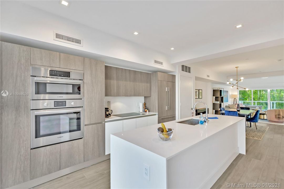 Vendido Recientemente: $759,000 (2 camas, 2 baños, 1794 Pies cuadrados)