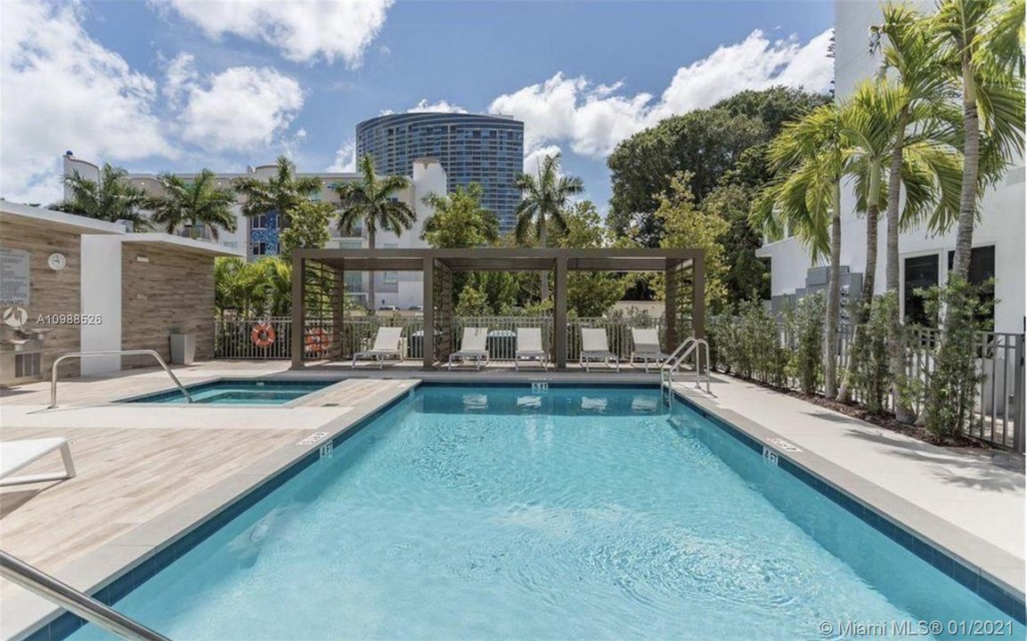 Vendido Recientemente: $759,000 (2 camas, 2 baños, 1794 Pies cuadrados)