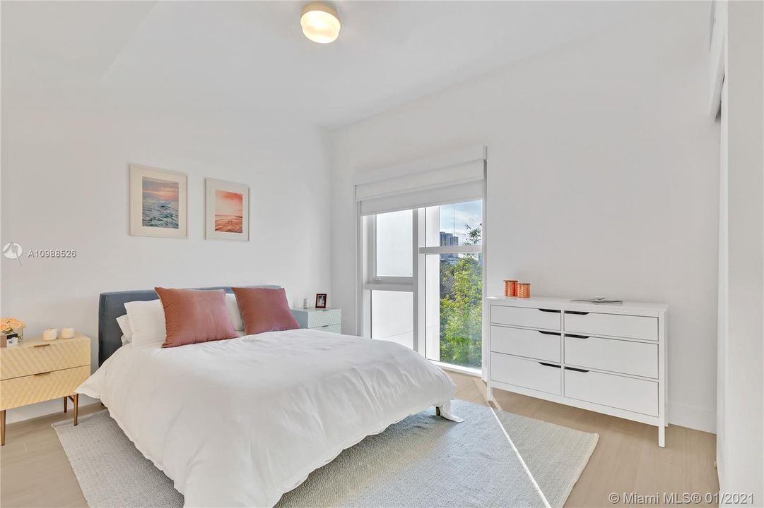 Vendido Recientemente: $759,000 (2 camas, 2 baños, 1794 Pies cuadrados)