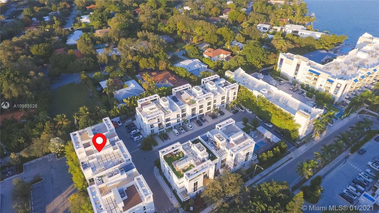 Vendido Recientemente: $759,000 (2 camas, 2 baños, 1794 Pies cuadrados)