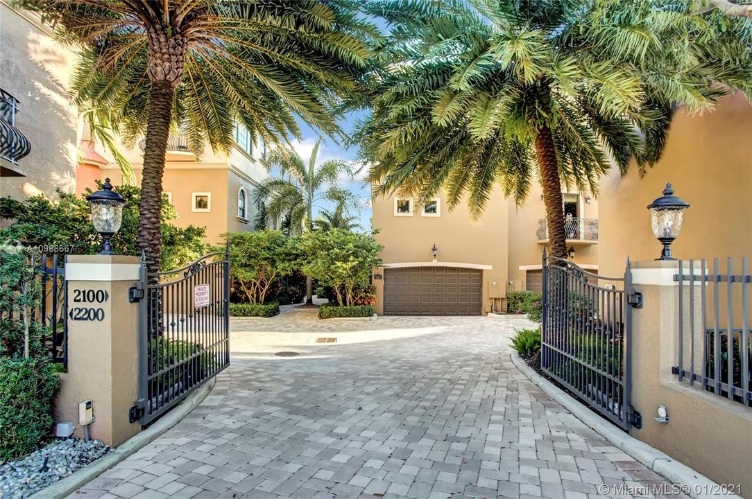 Gated entrance to Lake Santa Barbara Estates