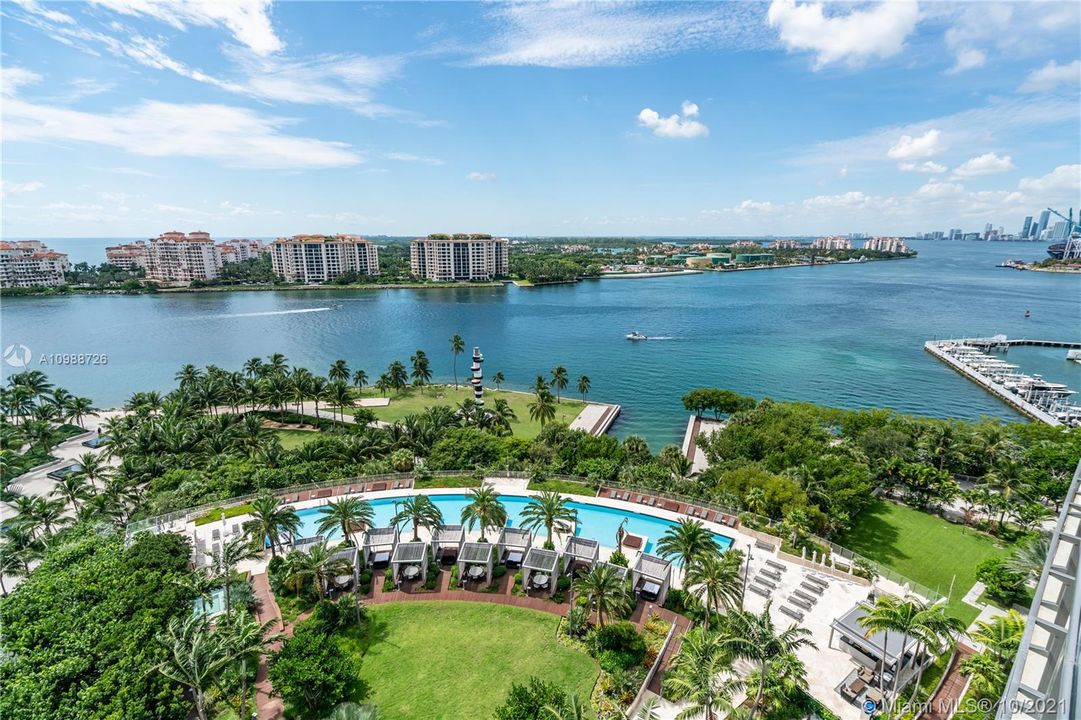 Recently Sold: $12,995,000 (3 beds, 3 baths, 4154 Square Feet)
