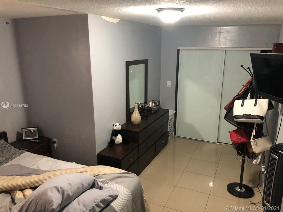 Vendido Recientemente: $90,000 (6 camas, 5 baños, 0 Pies cuadrados)