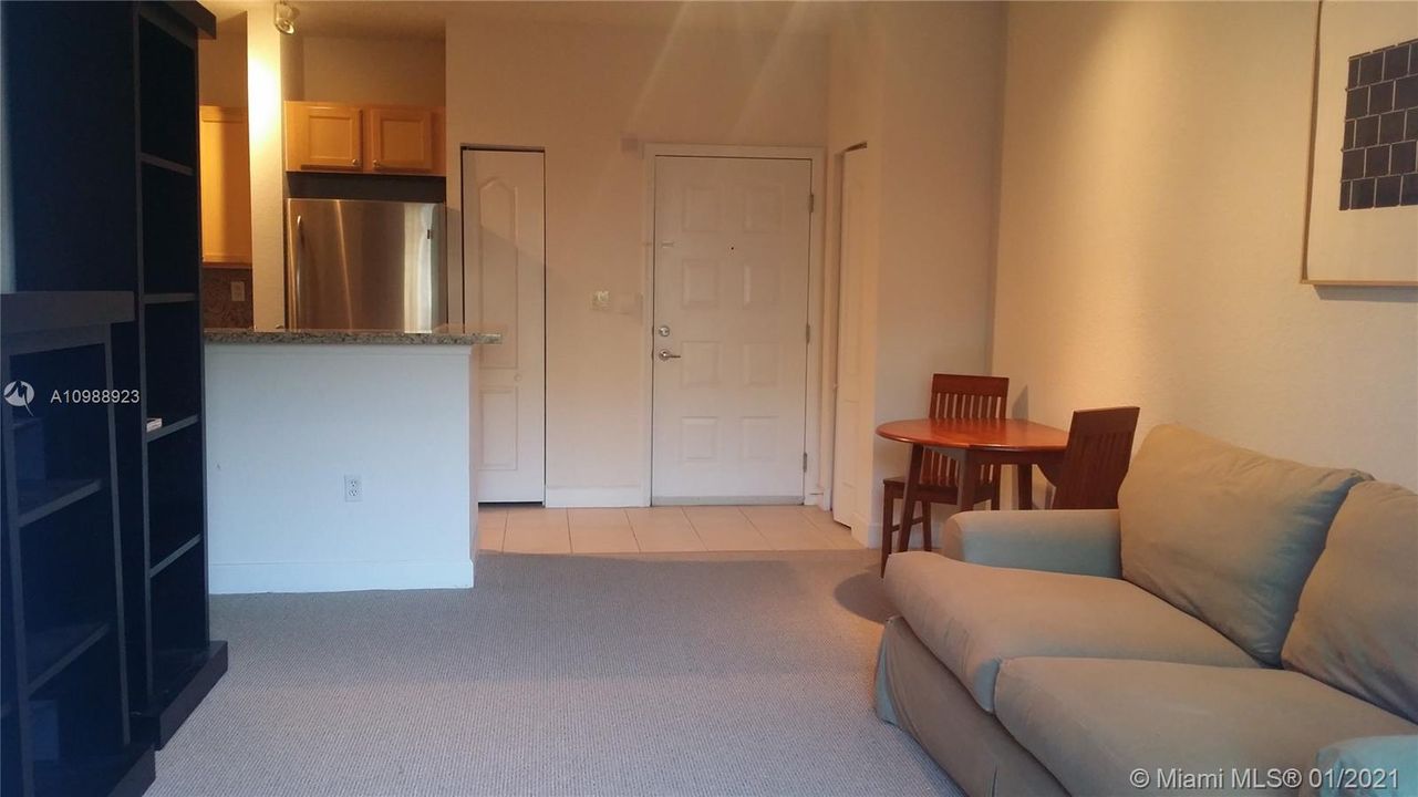 Recently Rented: $1,600 (1 beds, 1 baths, 652 Square Feet)