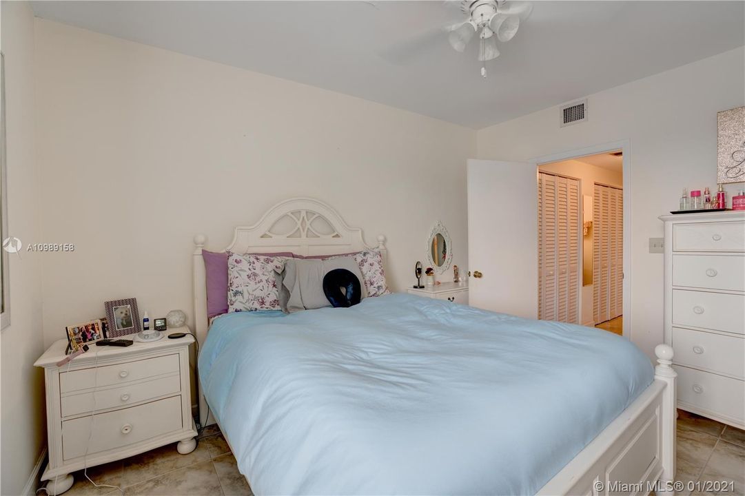 Vendido Recientemente: $194,999 (1 camas, 1 baños, 662 Pies cuadrados)