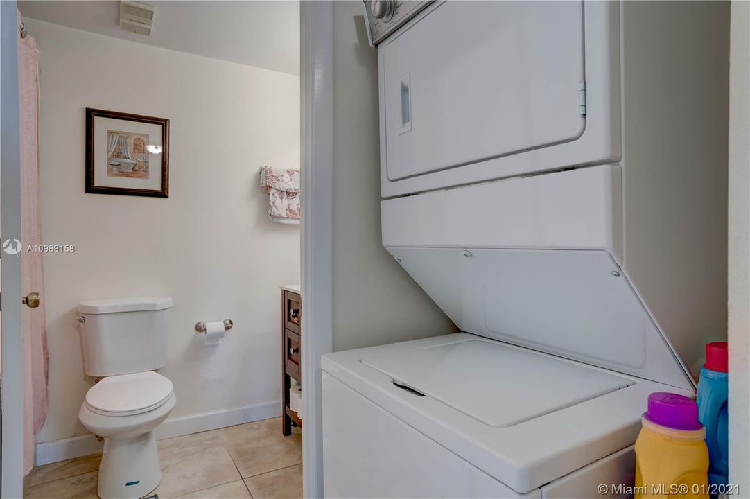 Vendido Recientemente: $194,999 (1 camas, 1 baños, 662 Pies cuadrados)