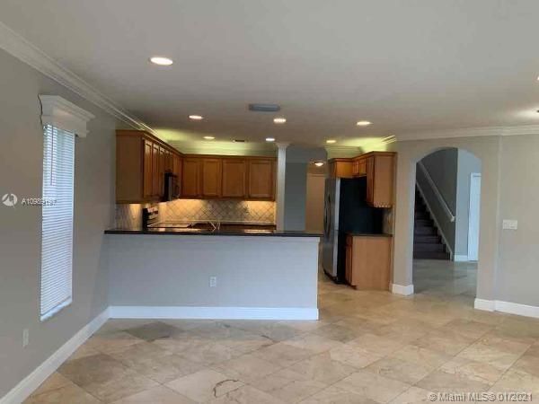 Recently Rented: $3,345 (4 beds, 2 baths, 2563 Square Feet)