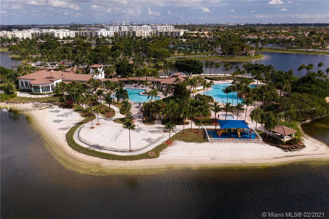 The Island Club State of the Art island shaped clubhouse showcases a man-made beach that surrounds the area,  3 pools (including kids pool), restaruant, Beach volleyball court, kids play area, recreational gazebos and 2 piers to access the great lake of this community.