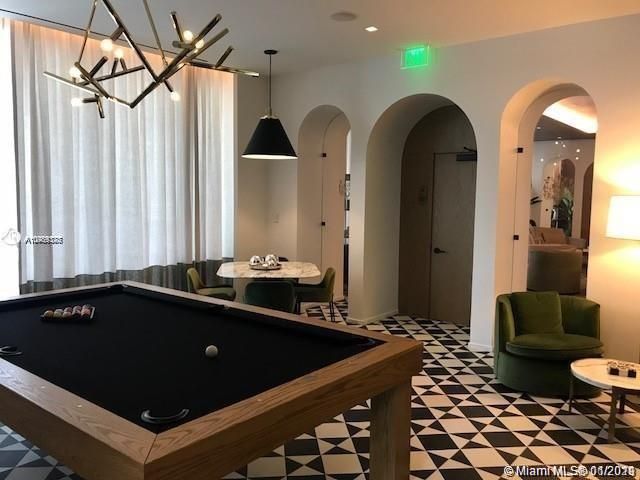 Recently Rented: $3,000 (1 beds, 2 baths, 881 Square Feet)