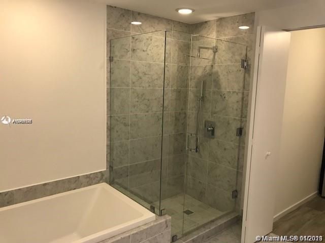 Recently Rented: $3,000 (1 beds, 2 baths, 881 Square Feet)