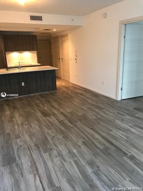 Recently Rented: $3,000 (1 beds, 2 baths, 881 Square Feet)
