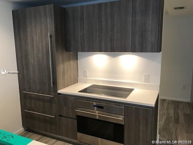 Recently Rented: $3,000 (1 beds, 2 baths, 881 Square Feet)