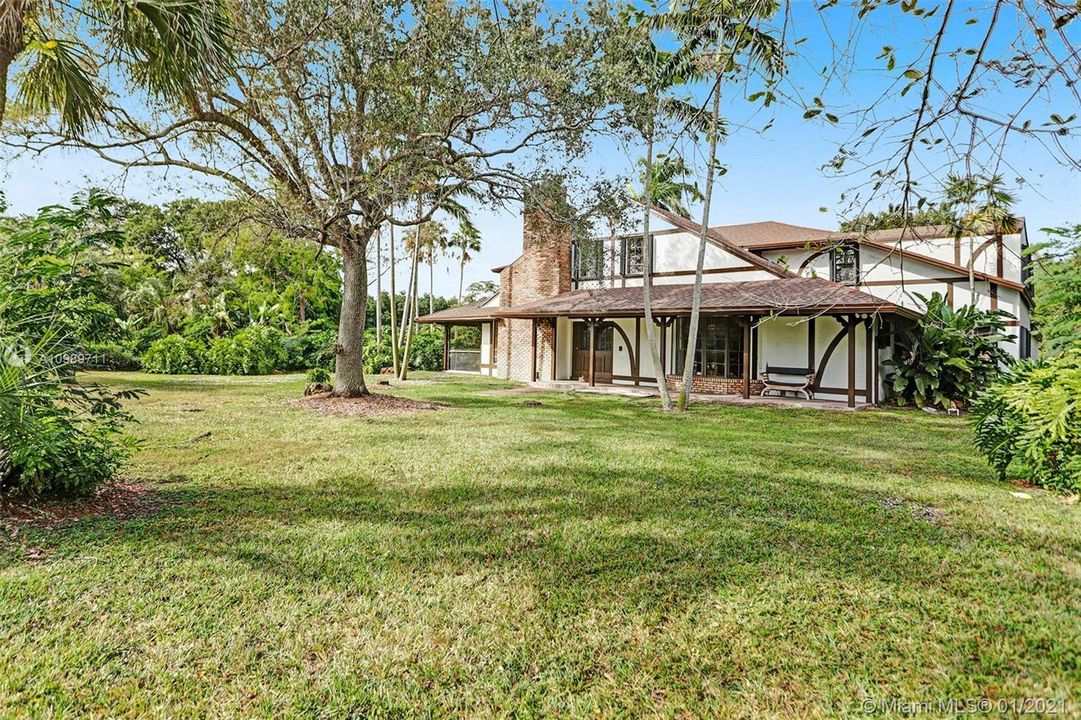 Recently Sold: $1,250,000 (4 beds, 3 baths, 4280 Square Feet)