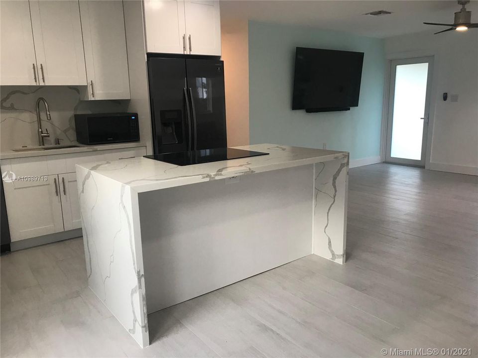 Recently Sold: $429,900 (2 beds, 2 baths, 1196 Square Feet)