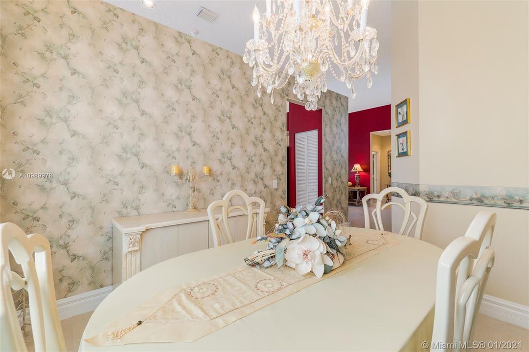 Recently Sold: $495,000 (3 beds, 2 baths, 2036 Square Feet)