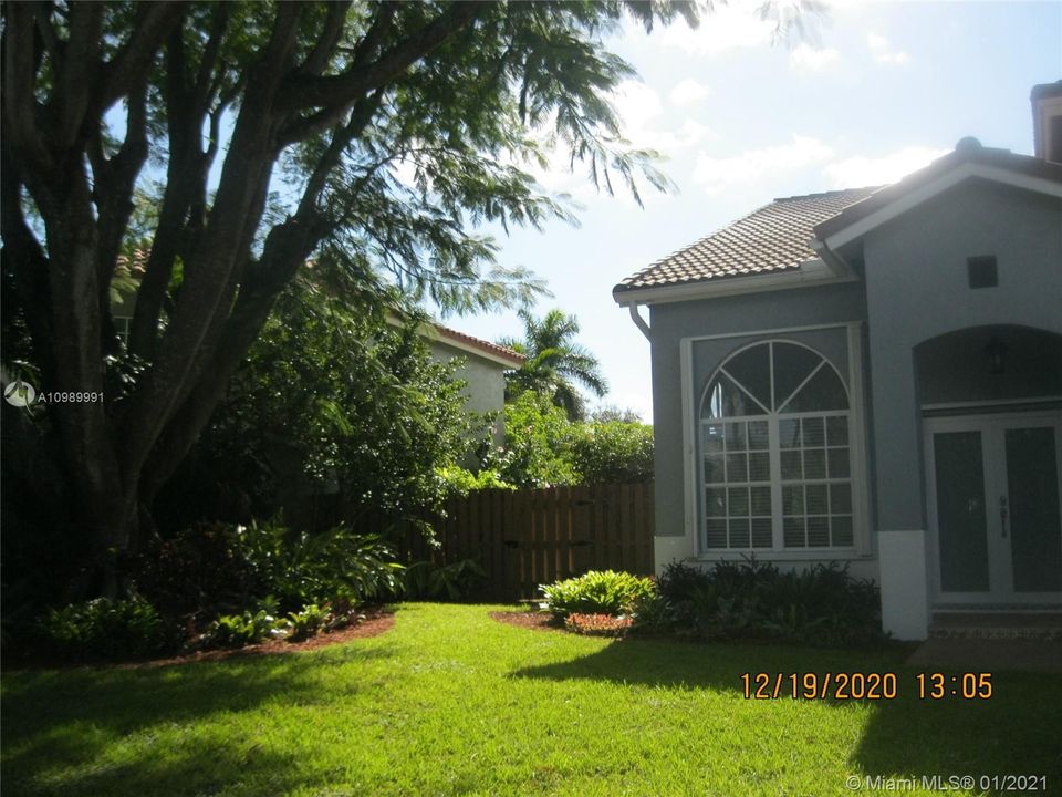 Recently Sold: $524,900 (4 beds, 3 baths, 2352 Square Feet)