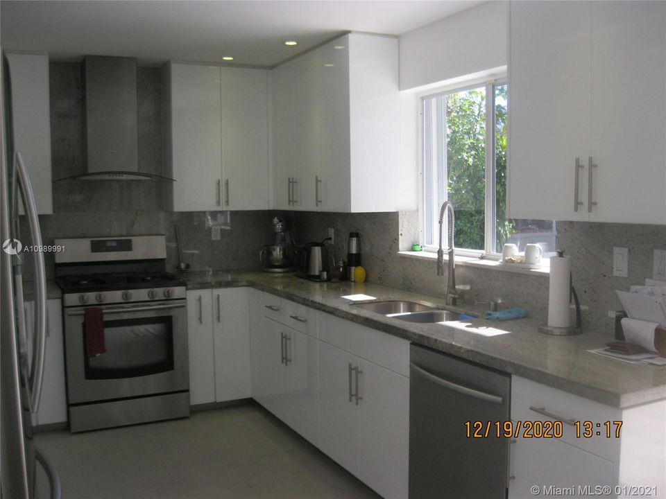 Recently Sold: $524,900 (4 beds, 3 baths, 2352 Square Feet)