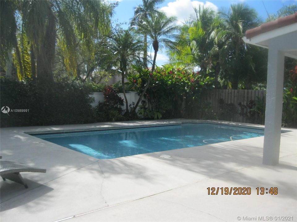Recently Sold: $524,900 (4 beds, 3 baths, 2352 Square Feet)