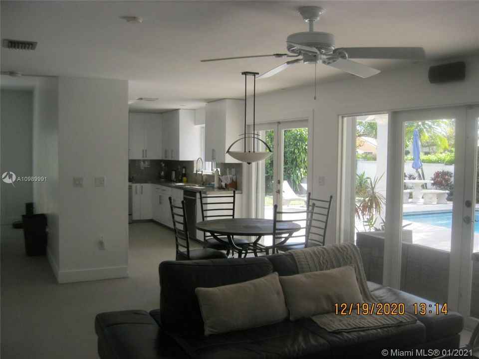 Recently Sold: $524,900 (4 beds, 3 baths, 2352 Square Feet)