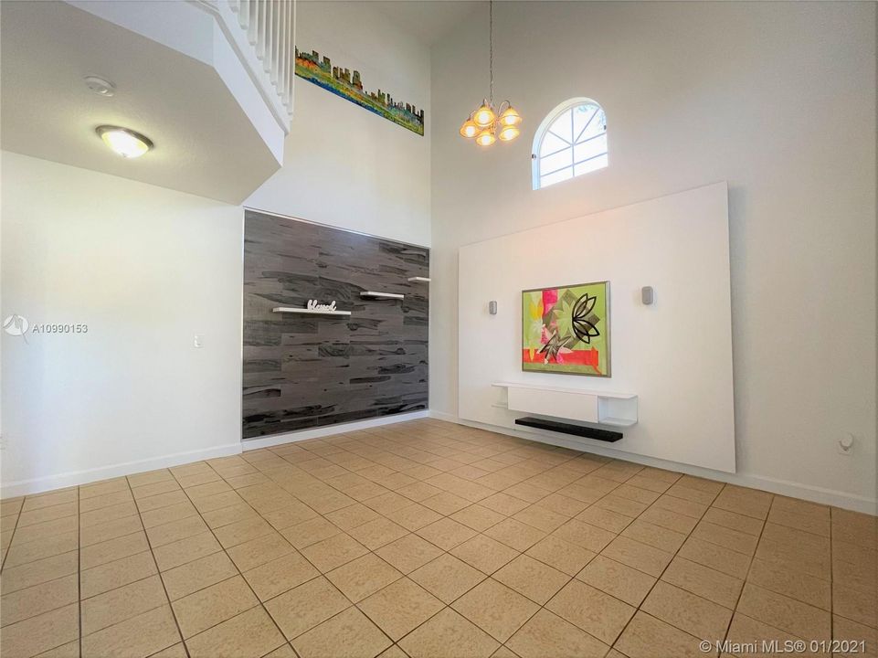 Vendido Recientemente: $340,000 (3 camas, 2 baños, 2105 Pies cuadrados)