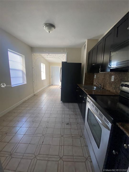 Recently Rented: $1,675 (2 beds, 1 baths, 2530 Square Feet)