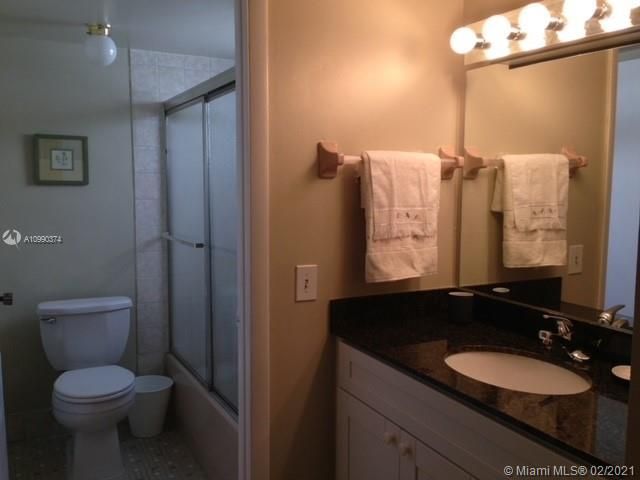 最近租的: $2,200 (2 贝兹, 2 浴室, 980 平方英尺)
