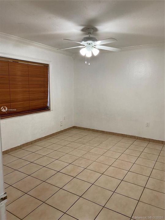 Recently Rented: $1,300 (2 beds, 1 baths, 845 Square Feet)