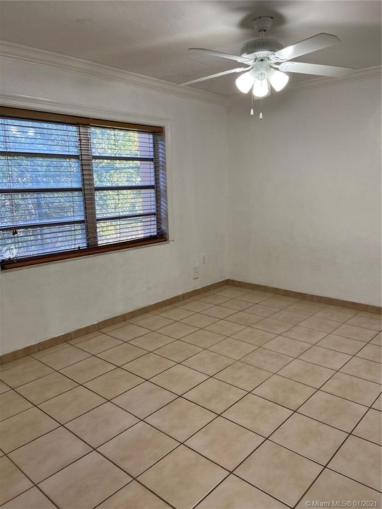 Recently Rented: $1,300 (2 beds, 1 baths, 845 Square Feet)