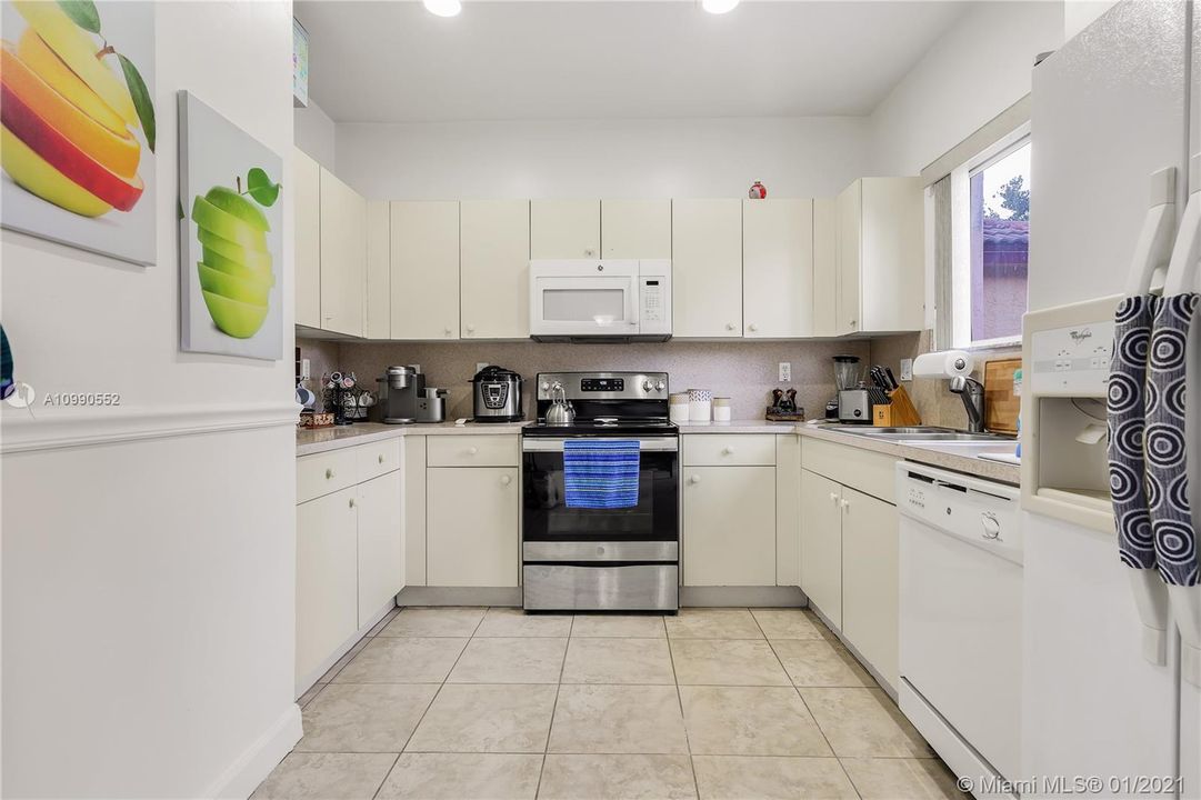 Recently Sold: $250,000 (3 beds, 2 baths, 1507 Square Feet)
