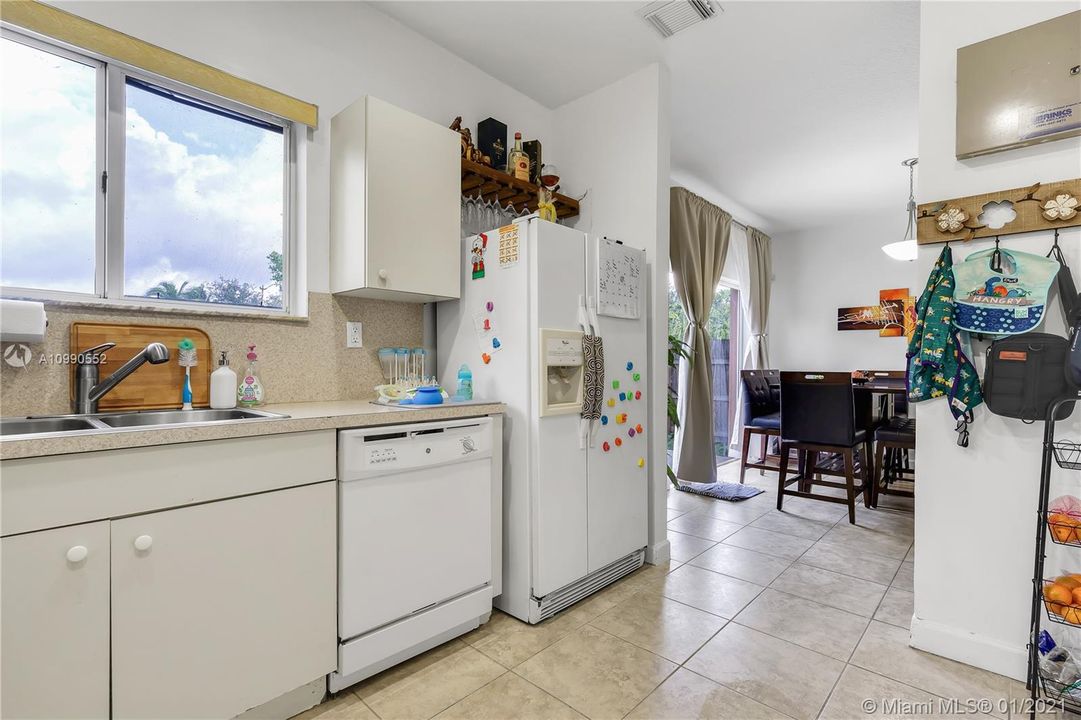 Recently Sold: $250,000 (3 beds, 2 baths, 1507 Square Feet)